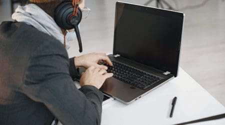 选择合适的企业外呼系统：功能与成本的平衡考量